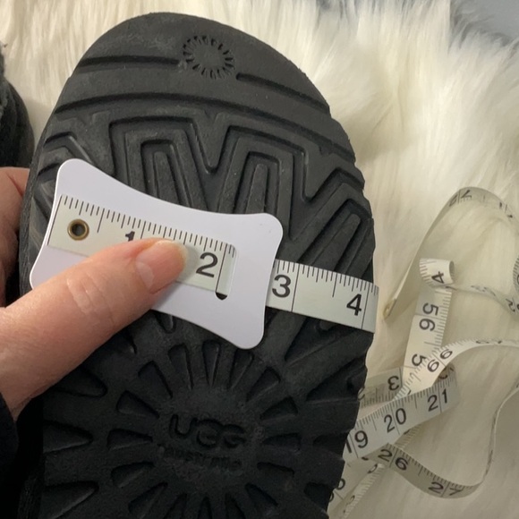 UGG Australia Cambridge Boots Black Suede - Picture 9 of 11